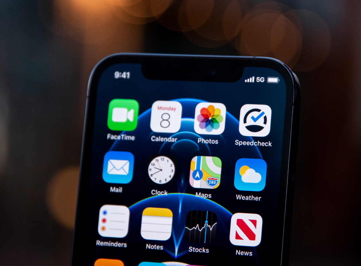延安苹果手机维修分享为什么 iPhone 12 在冬季会自动关机 
